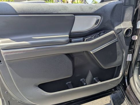 Used 2025 Ford Expedition Max Active AWD/4WD image 15