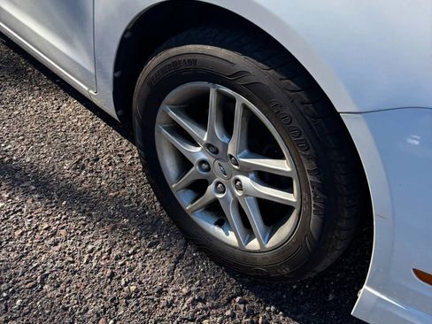 Used 2011 Ford Fusion S image 9