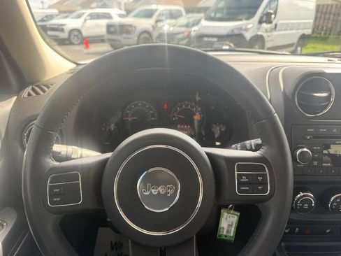 Used 2016 Jeep Patriot High Altitude FWD image 19