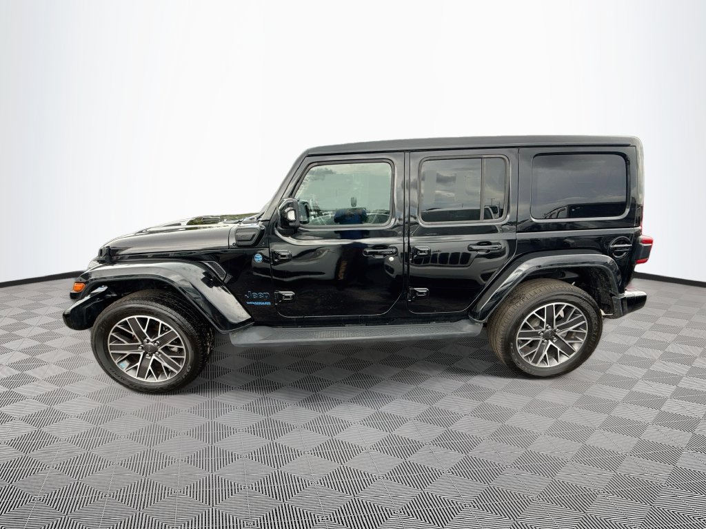 Certified 2022 Jeep Wrangler Unlimited Sahara AWD/4WD image 9