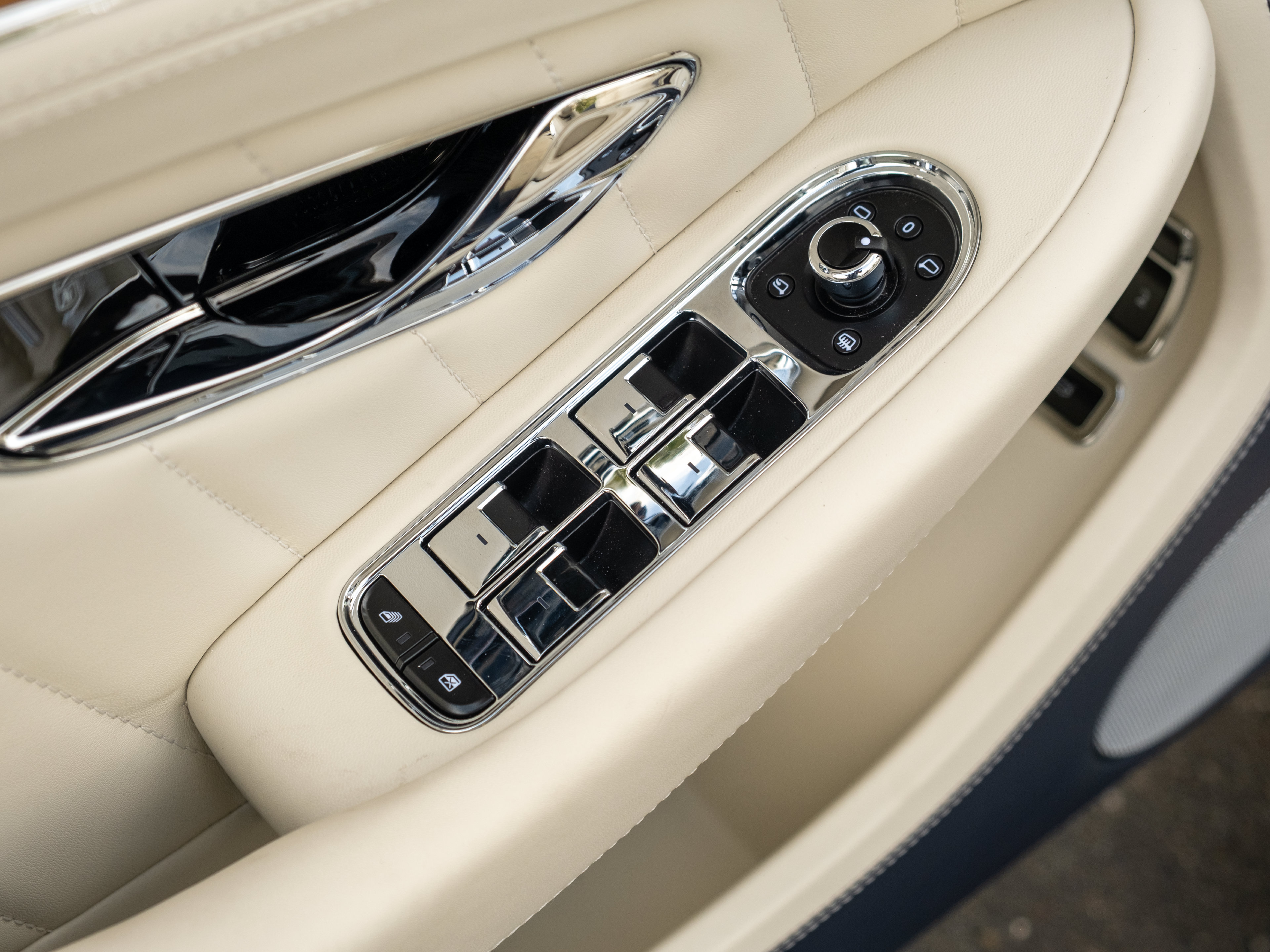 Used 2024 Bentley Continental GT AWD/4WD image 53