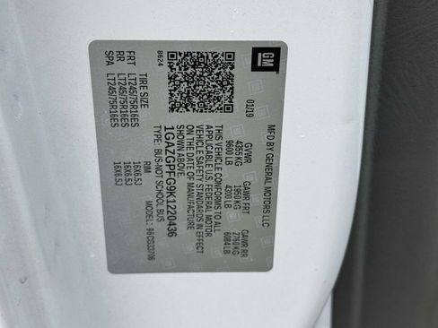 Used 2019 Chevrolet Express 3500 LT w/ LT Preferred Equipment Group RWD image 23