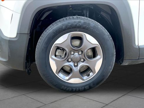 Used 2017 Jeep Renegade Sport w/ Power & Air Group FWD image 11