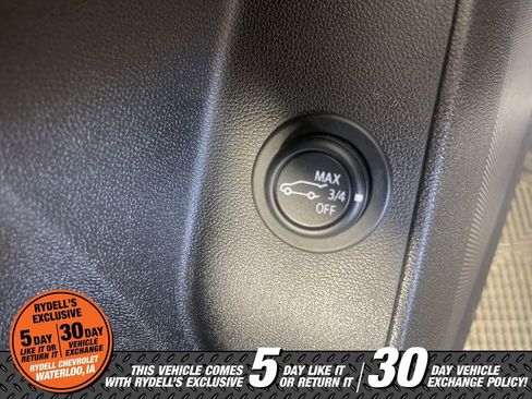 Used 2020 Chevrolet Equinox LT image 30