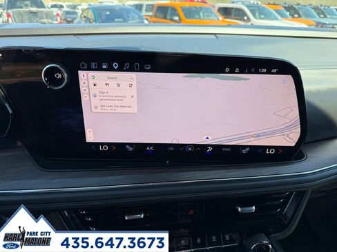 Used 2025 Chevrolet Suburban Z71 AWD/4WD image 21
