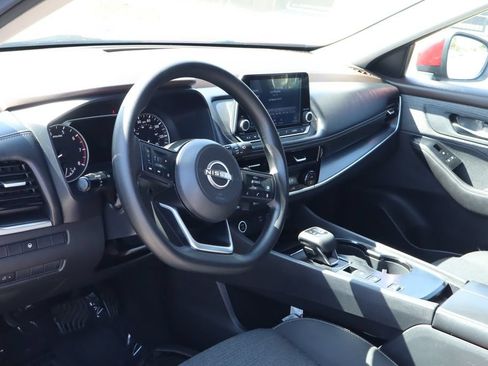 Used 2022 Nissan Rogue SV FWD image 17