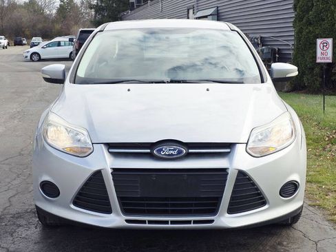 Used 2013 Ford Focus SE w/ SE Winter Pkg image 9