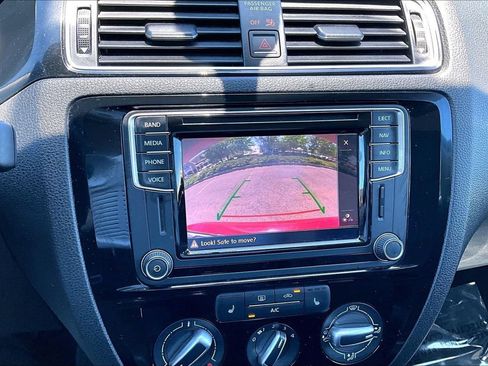 Used 2016 Volkswagen Jetta SEL FWD image 25
