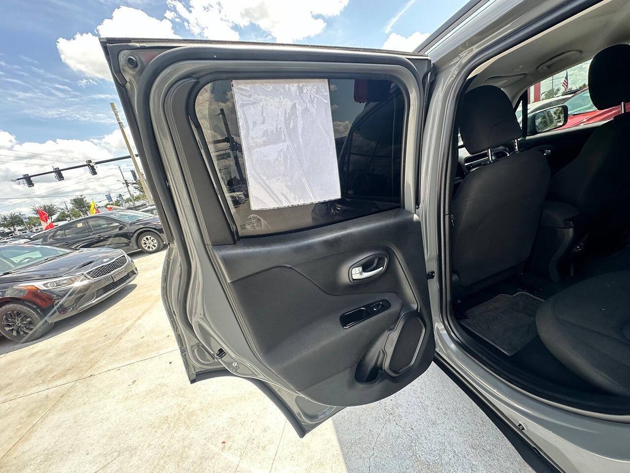 Used 2020 Jeep Renegade Latitude w/ Cold Weather Group AWD/4WD image 11