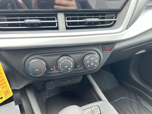 New 2026 Chevrolet Trax LS w/ LS Convenience Package FWD image 27