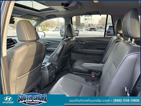 Used 2021 Honda Pilot Touring image 11
