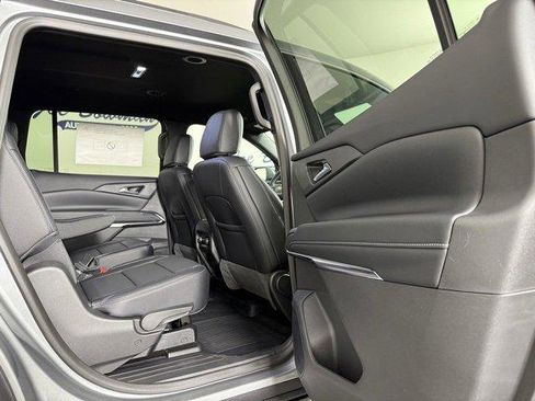 New 2025 Chevrolet Traverse LT w/ Driver Confidence Package image 20