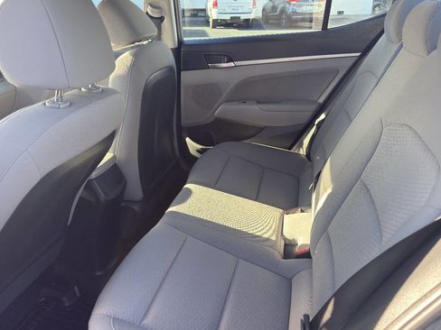 Used 2019 Hyundai Elantra SEL image 10
