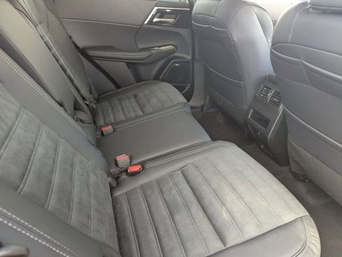 New 2026 Mitsubishi Outlander SE image 9