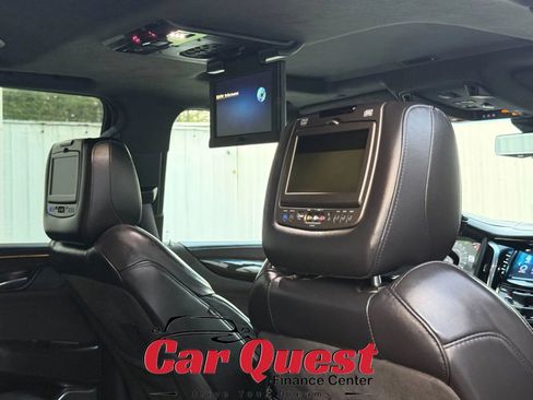 Used 2017 Cadillac Escalade ESV Platinum image 22
