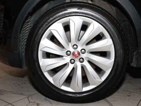 Used 2019 Jaguar E-PACE SE image 39