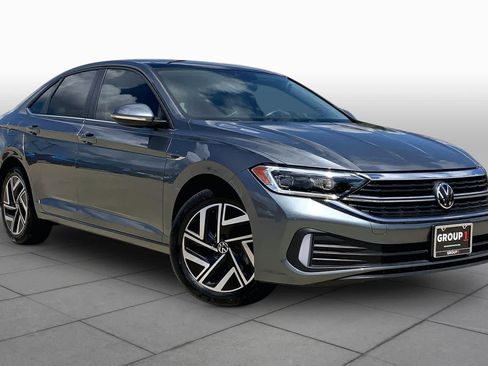 Used 2024 Volkswagen Jetta SEL FWD image 3
