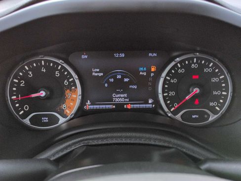 Used 2018 Jeep Renegade Latitude w/ UConnect 8.4 Nav Group image 35