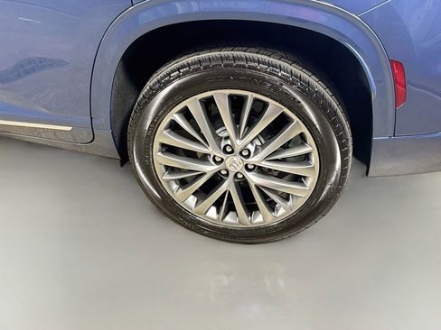 Used 2026 Buick Enclave Avenir AWD/4WD image 32