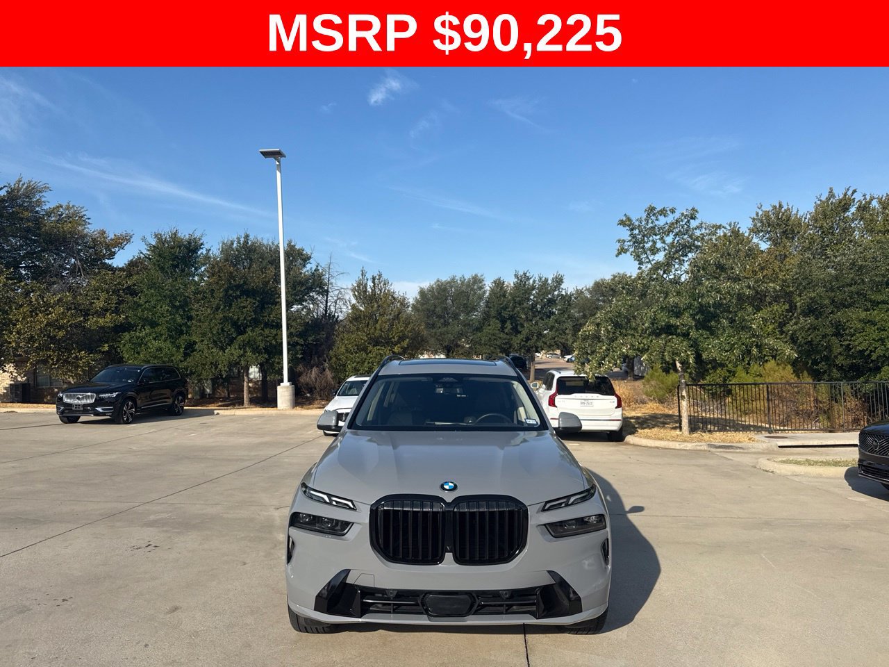 Used 2025 BMW X7 xDrive40i w/ Premium Package AWD/4WD image 2