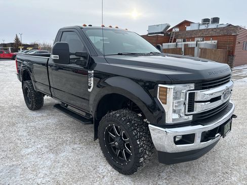 Used 2019 Ford F250 XLT w/ XLT Value Package image 7