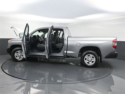 Used 2015 Toyota Tundra SR image 29