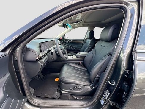 Used 2025 Genesis GV80 2.5T Advanced image 16