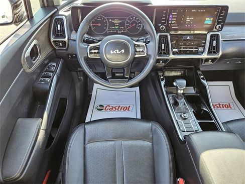 Used 2023 Kia Sorento S image 11