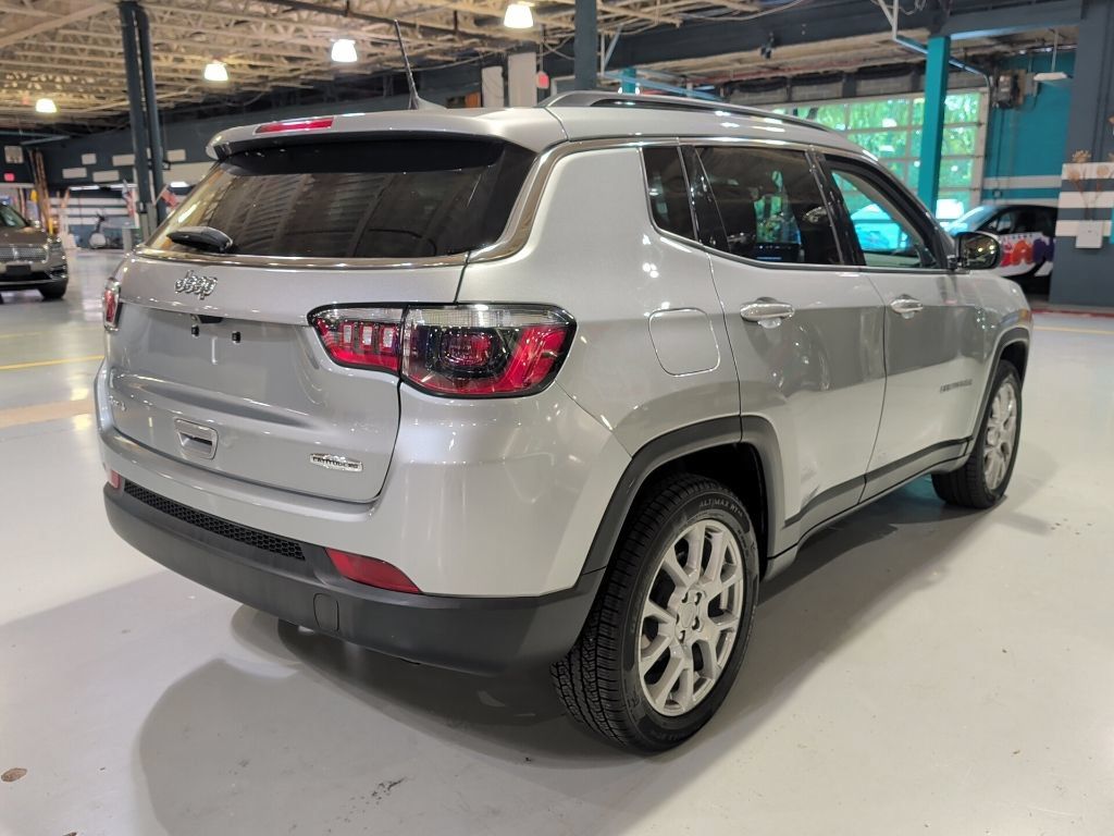 Used 2022 Jeep Compass Latitude AWD/4WD image 7