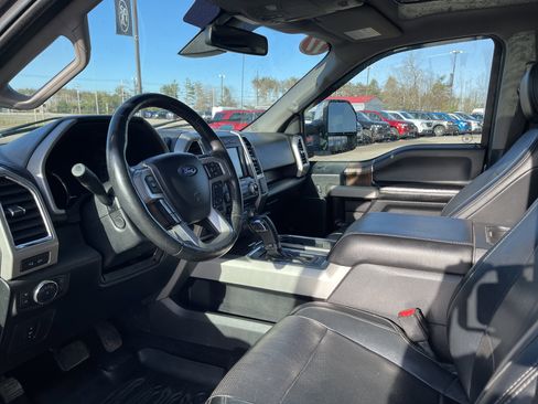 Used 2017 Ford F150 Lariat w/ Equipment Group 502A Luxury AWD/4WD image 12