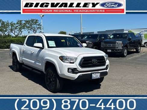 Used 2021 Toyota Tacoma SR5 AWD/4WD image 1