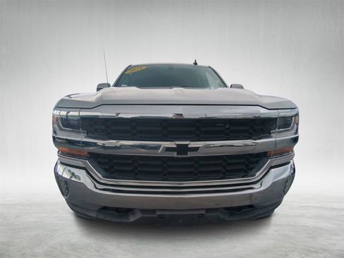 Used 2018 Chevrolet Silverado 1500 LT w/ All Star Edition image 8