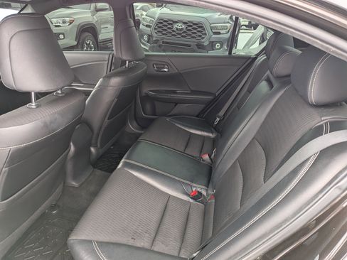 Used 2017 Honda Accord Sport image 11