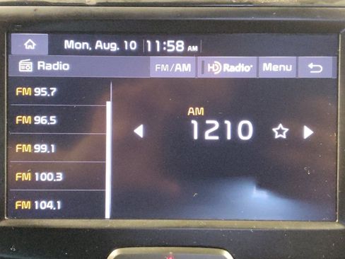 Used 2024 Kia Soul LX w/ Option Group 015 FWD image 25