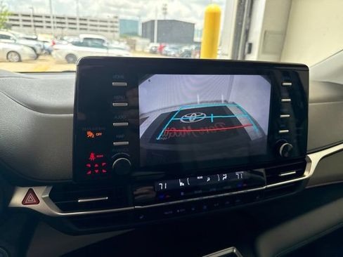 Certified 2023 Toyota Sienna XLE FWD image 22