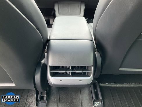 Used 2021 Tesla Model 3 Standard Range Plus image 31