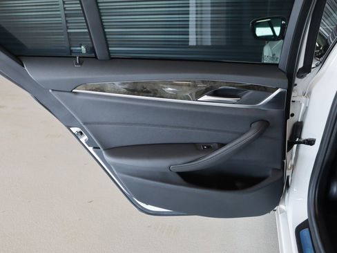 Used 2020 BMW 530i RWD image 25