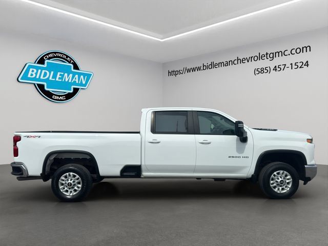 Used 2024 Chevrolet Silverado 2500 LT AWD/4WD image 9