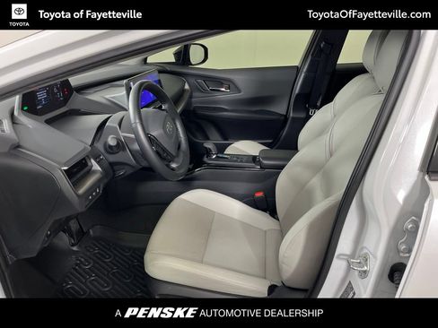 Used 2024 Toyota Prius XLE FWD image 23