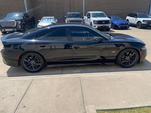Used 2019 Dodge Charger Scat Pack RWD image 7