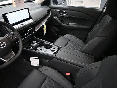New 2026 Nissan Rogue Platinum AWD/4WD image 16