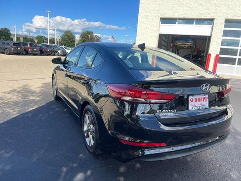 Used 2017 Hyundai Elantra Value Edition w/ Cargo Package FWD image 4