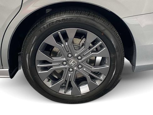 New 2026 Honda Odyssey Touring image 8