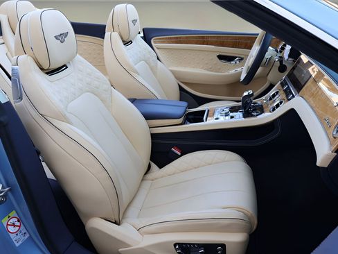 Used 2023 Bentley Continental GT Azure image 27