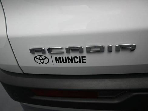 Used 2025 GMC Acadia Elevation FWD image 18