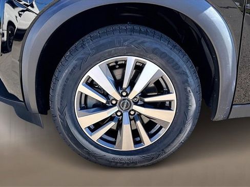 Used 2023 Nissan Pathfinder SL w/ Lighting Package (N92) image 8