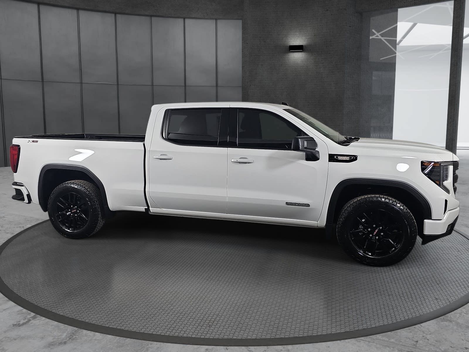 Used 2026 GMC Sierra 1500 Elevation AWD/4WD image 4