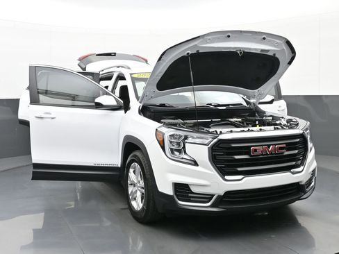 Used 2023 GMC Terrain SLE w/ Driver Convenience Package image 52