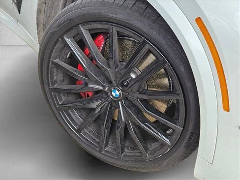 Used 2025 BMW X5 M60i image 4