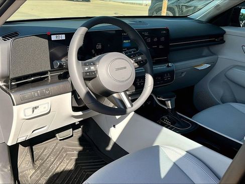 Used 2025 Hyundai Kona SEL FWD image 17